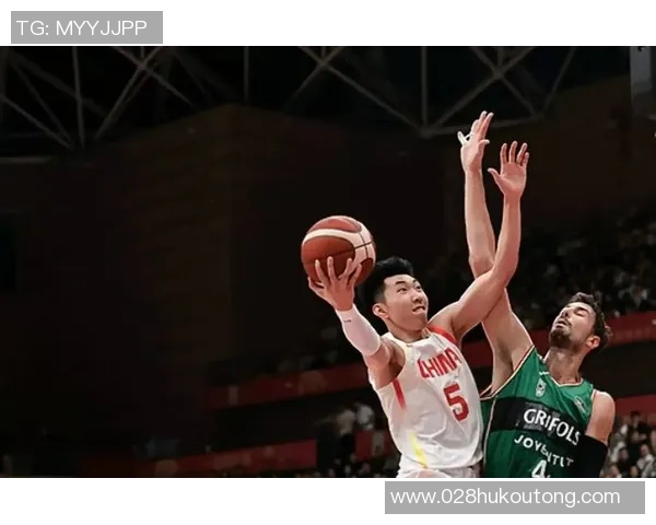 胡明轩的篮球之路：从少年梦想到职业生涯的辉煌历程