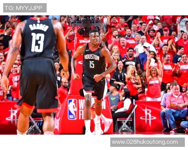 克林特卡佩拉：从NBA新星到球队核心的成长之路与挑战