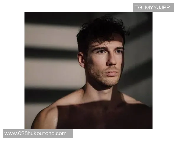 格雷茨卡的成长之路:从青涩球员到足球明星的蜕变与成就 格雷茨卡的成长之路:从青涩球员到足球明星的蜕变与成就