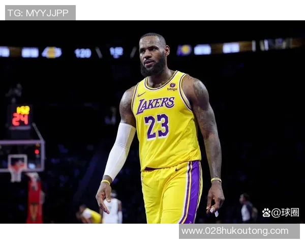 詹姆斯的篮球传奇之路:从天才少年到NBA历史传奇巨星的成长历程 詹姆斯的篮球传奇之路:从天才少年到NBA历史传奇巨星的成长历程