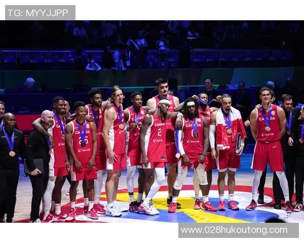 意大利男篮与加拿大队激战正酣谁将赢得这场精彩对决